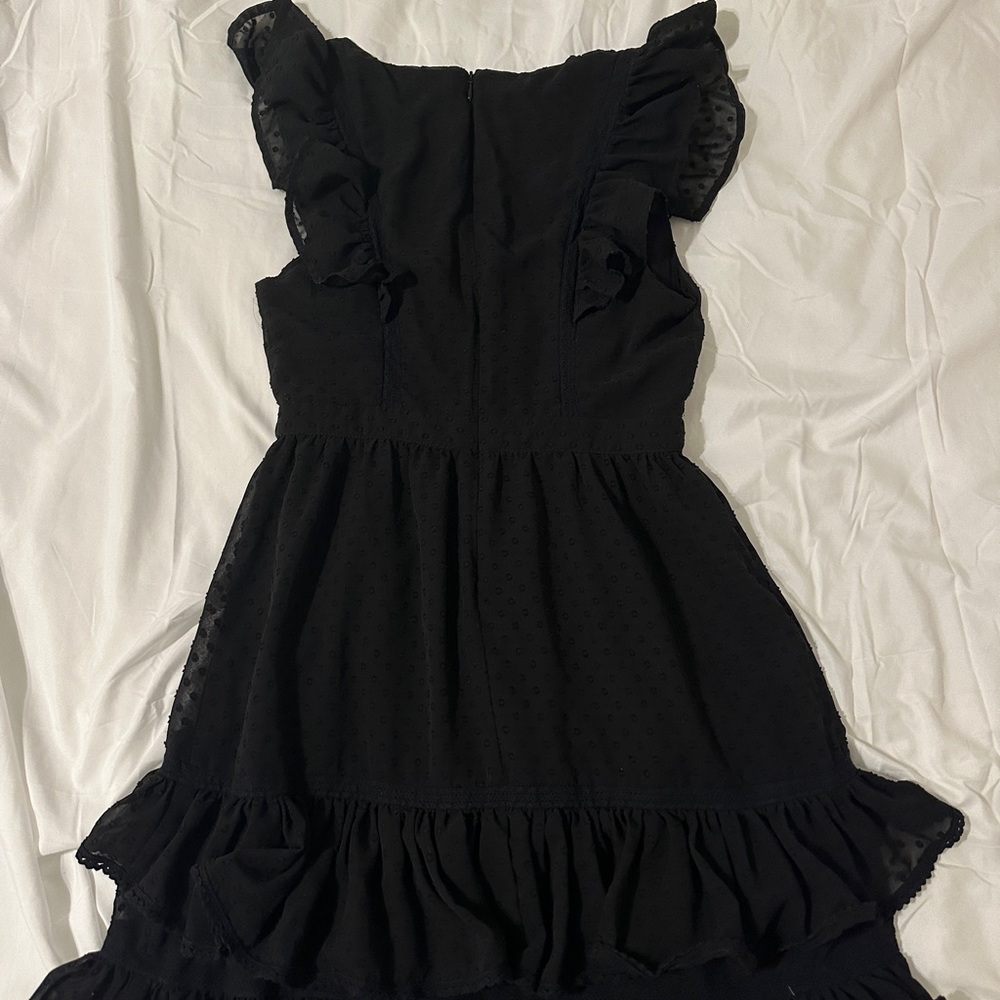 Elegant Black Ruffle Dress - Picture 2 of 4
